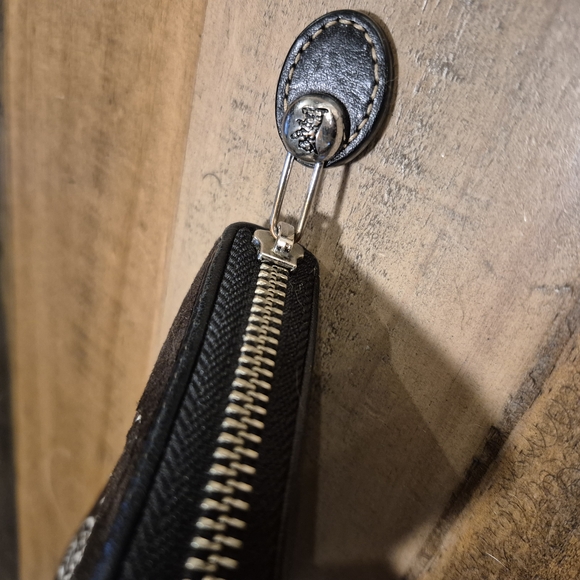 Juicy Couture Y2K Black and White Wallet - Picture 5 of 16